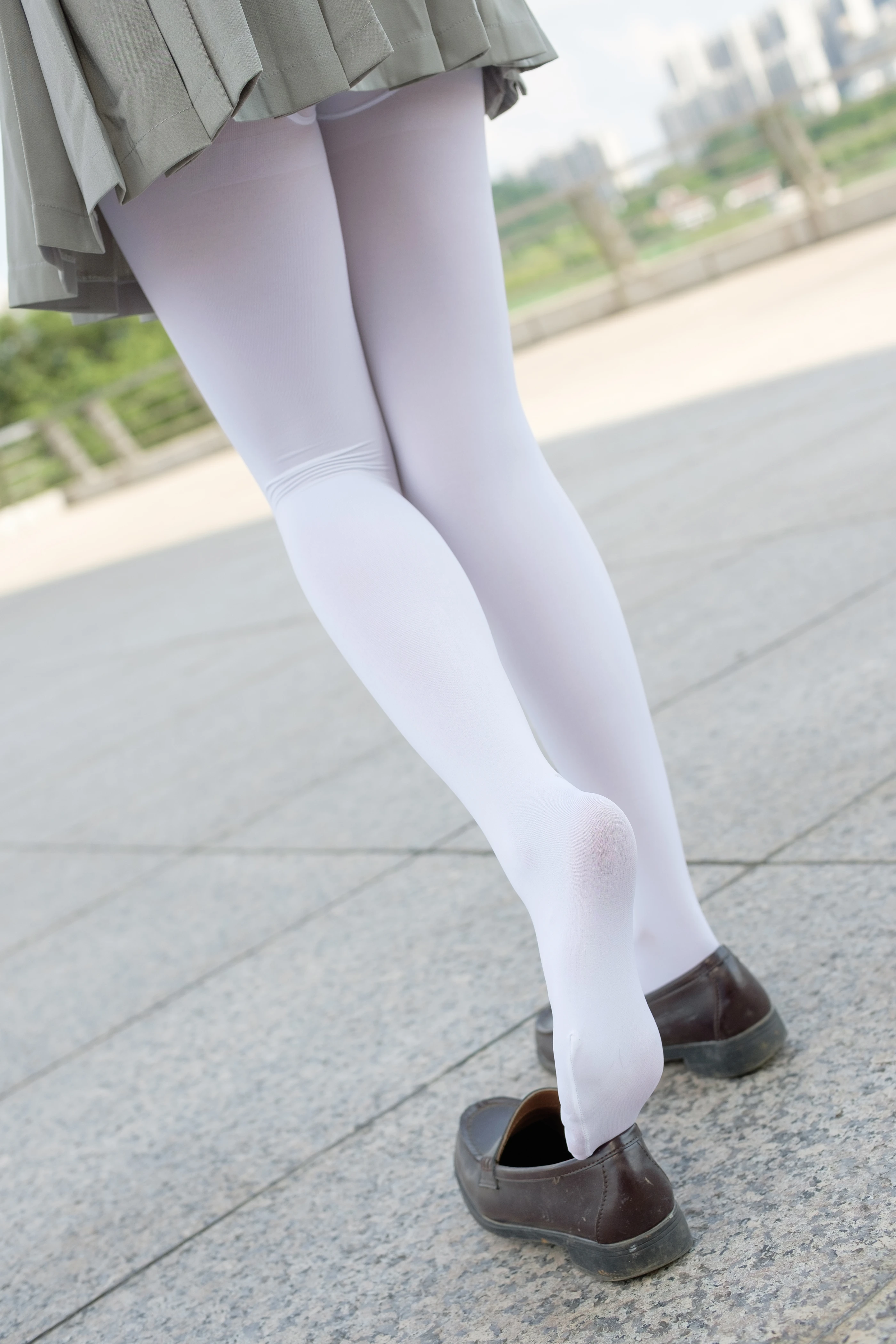 森萝财团 R15-026 [79P]插图3